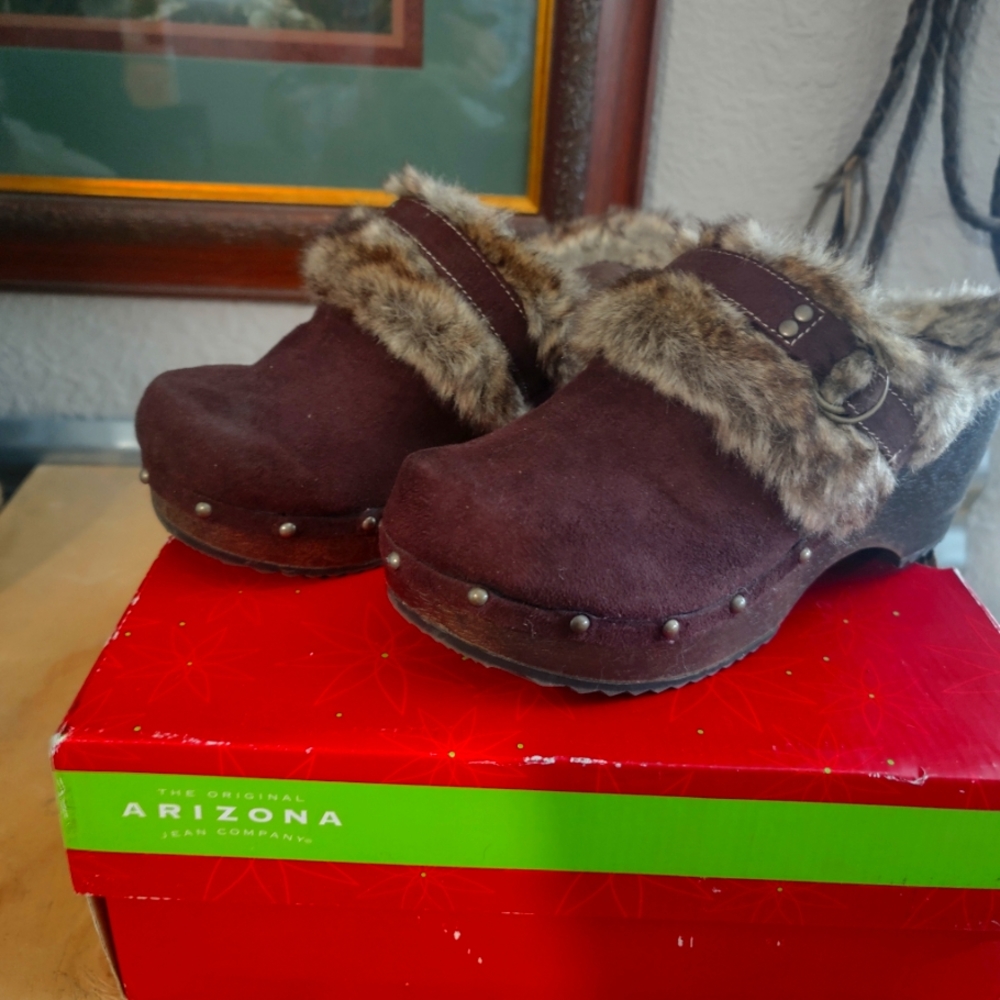 Arizona clogs